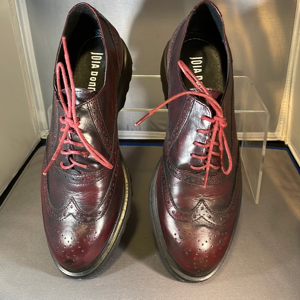 Joia Donna saddle shoes from Italy. Maroon leather